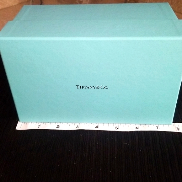 Tiffany & Co. Large Box💙🛍 - Picture 1 of 3